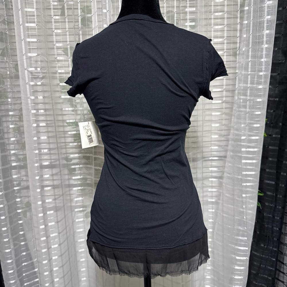 Chic Black and Gold Graphic Women's Tee - Picture 3 of 8